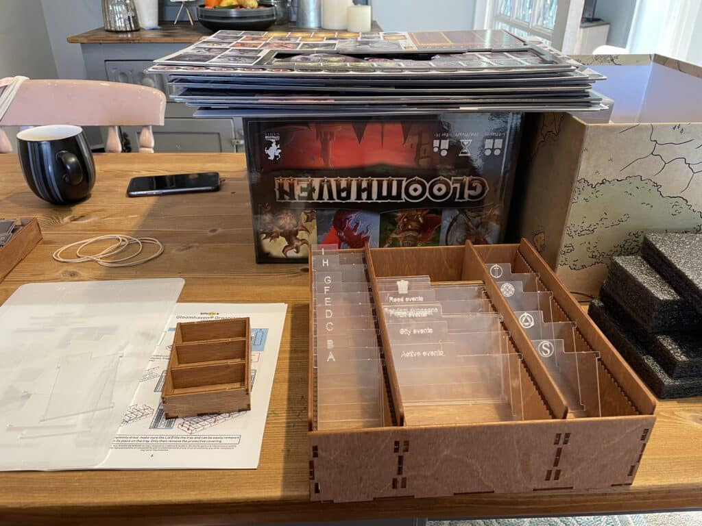 Starting to fill the Gloomhaven Smonex Box organiser